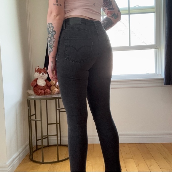 Levi’s 721 High Rise Skinny Jeans - Picture 2 of 8